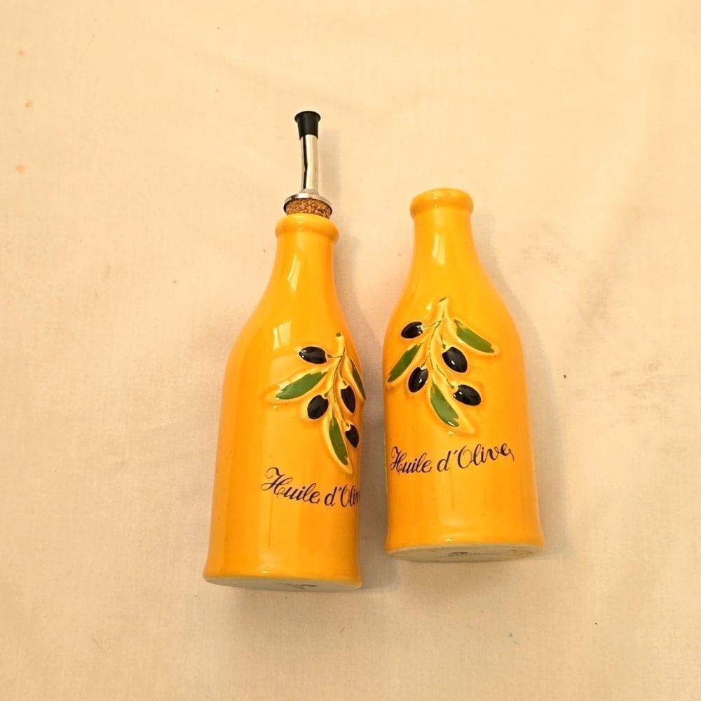 Revol‎ Parid vintage oil dispenser.